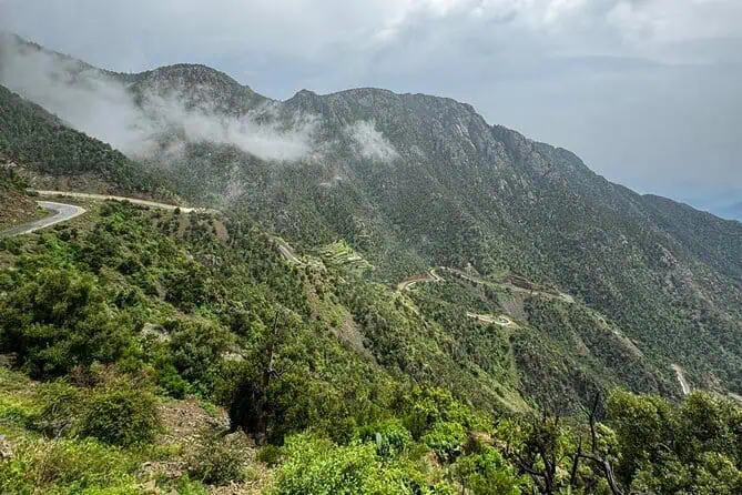 Al Sawdah Mountains Hiking Trail - Image 2